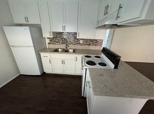 30 W 49th St APT 3, Long Beach, CA 90805