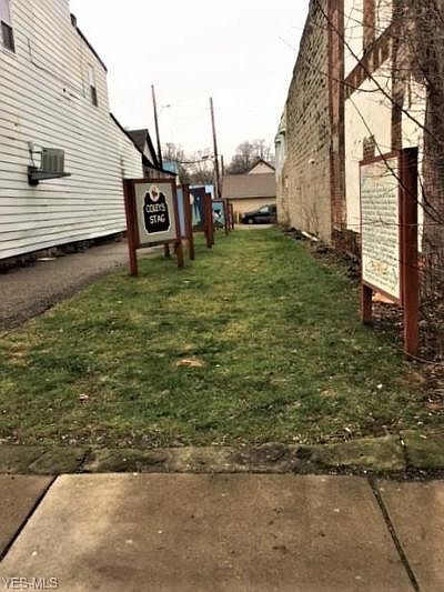 1st image of 88 W Main St