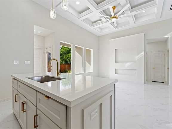 5th image of 2905 Rosalia Cir