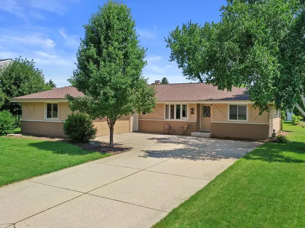 4440 South Rachel LANE, New Berlin, WI 53151