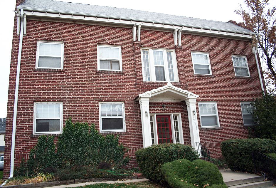 1st image of 1027 N Washington St APT 04