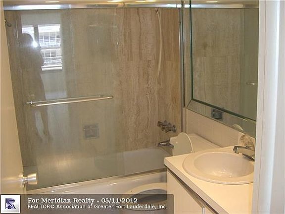 5th image of 3800 Galt Ocean Dr APT 1104
