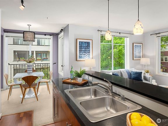 3rd image of 124 Bellevue Avenue E #406