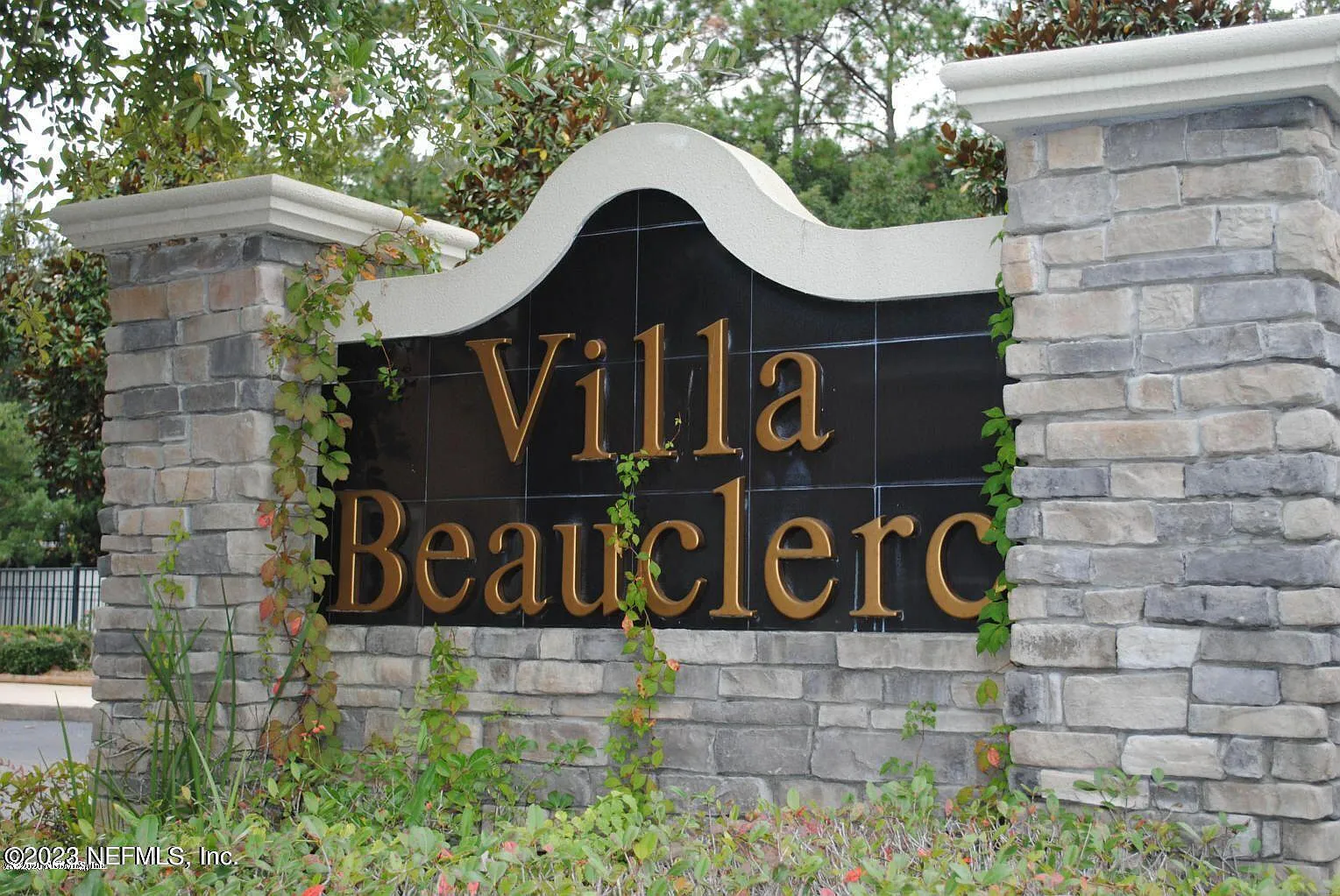 2 bed, 2.0 bath, 940 sqft, $1,400 — Photo 1
