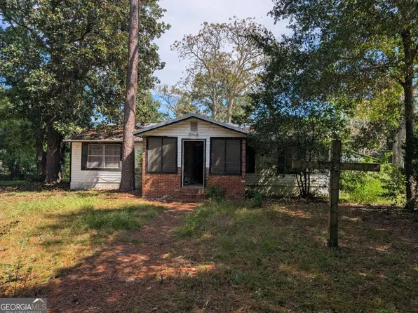 141 Nichols Rd, Jesup, GA 31545