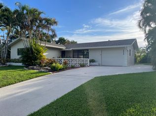 9943 Daphne Ave, Palm Beach Gardens, FL 33410