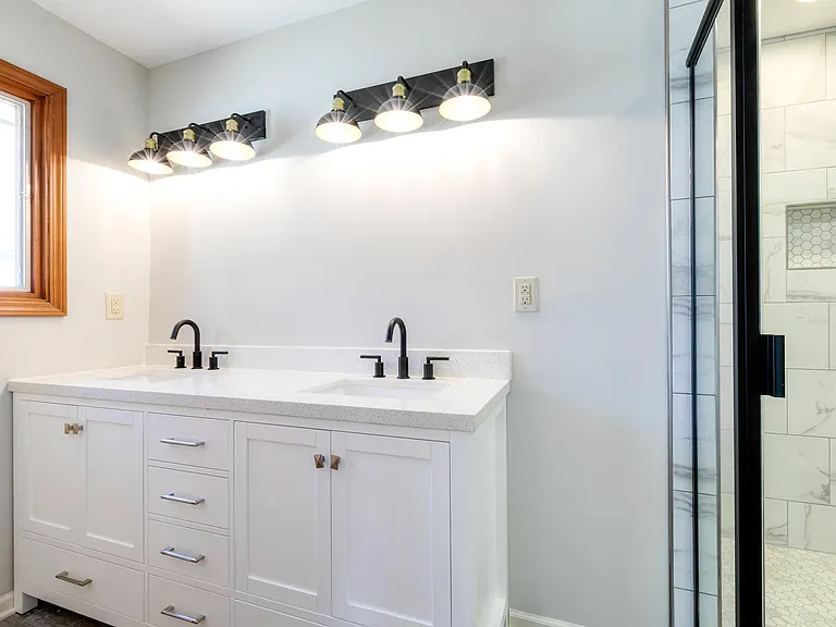 4612 N College Ave — Photo 11