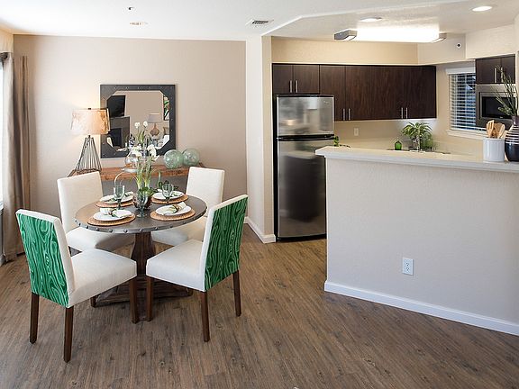 5th image of 700 Bounty Dr #1404