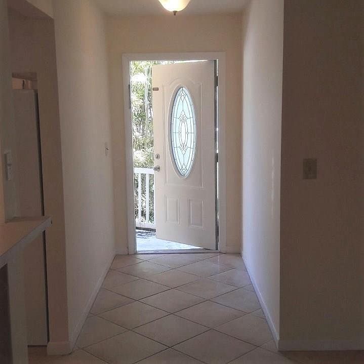 1st image of 2422 SE Gillette Ave