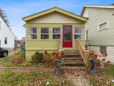 381 E Cambourne St, Ferndale, MI, 48220