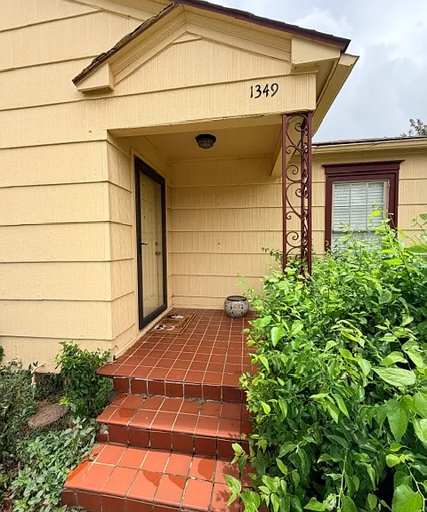 1349 Orange St — Photo 2