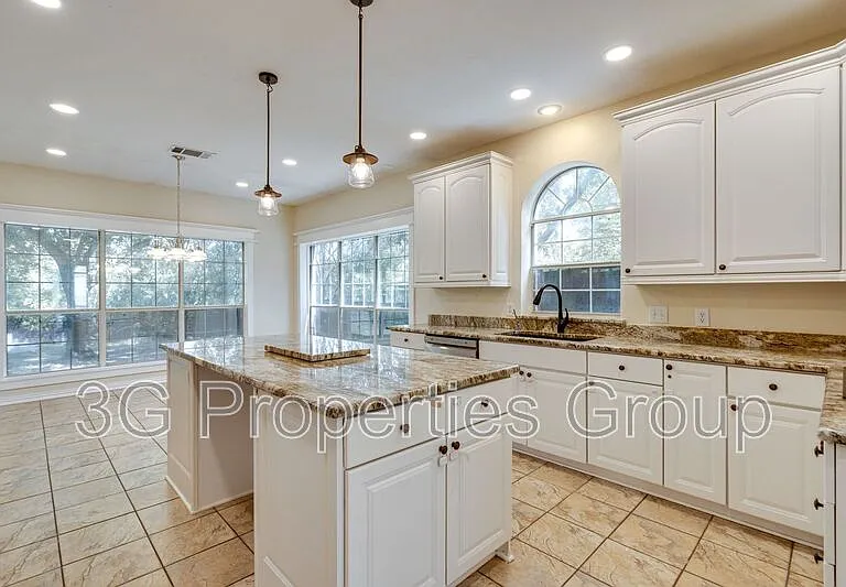 3937 Valley View Ln — Photo 13