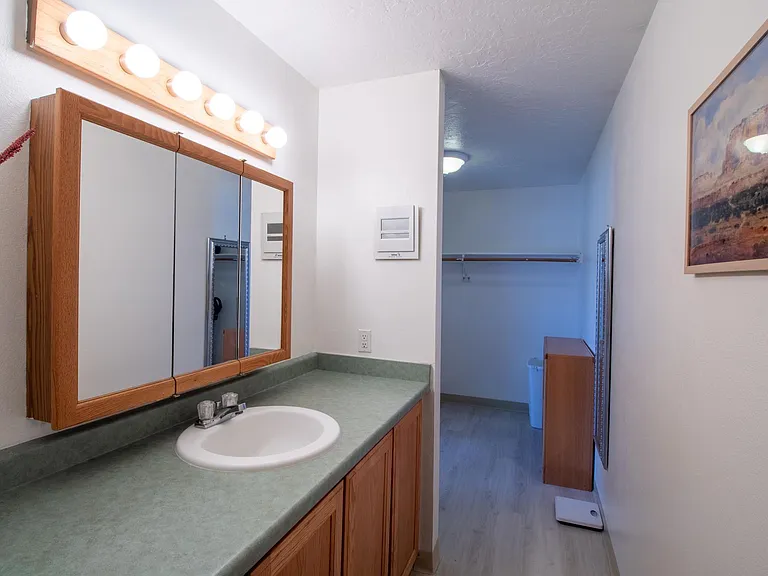 2302 N Tucker Ave — Photo 11
