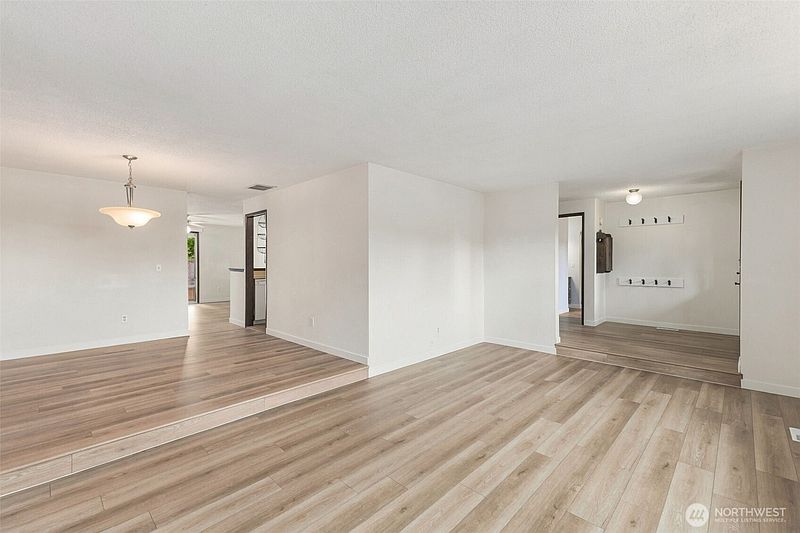 4th image of 8209 E Davis Lane