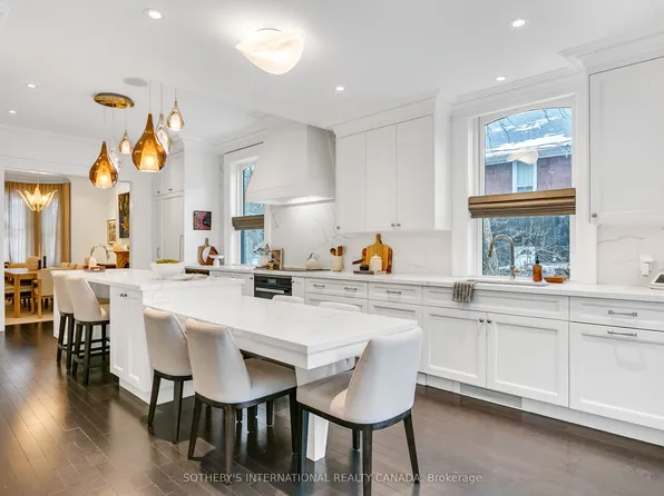 460 Gerrard St E #458, Toronto, ON M5A 2H3