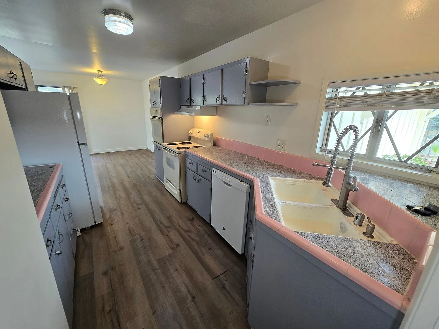 Clairemont 3-Bedroom, 2-Bath--Canyon lot — Photo 4