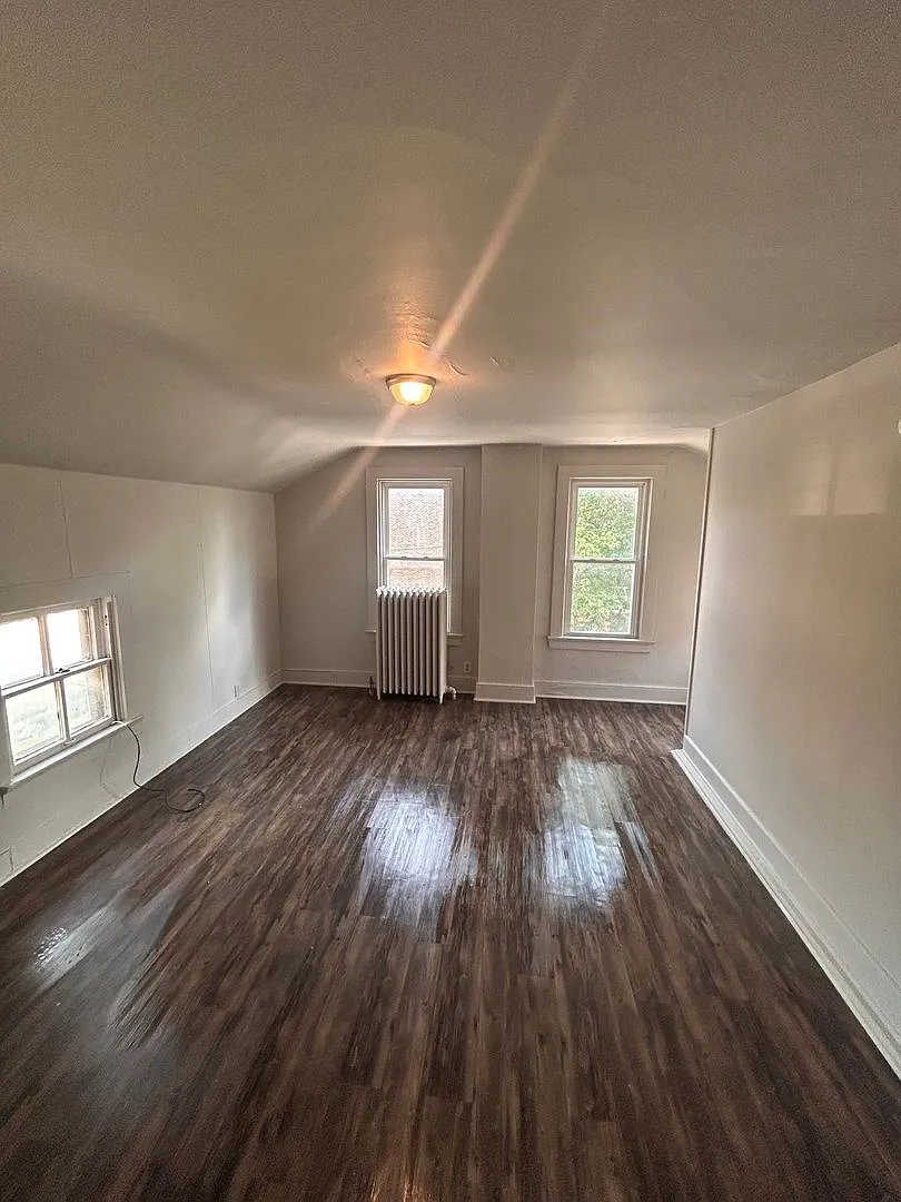 601 W Wayne St — Photo 4