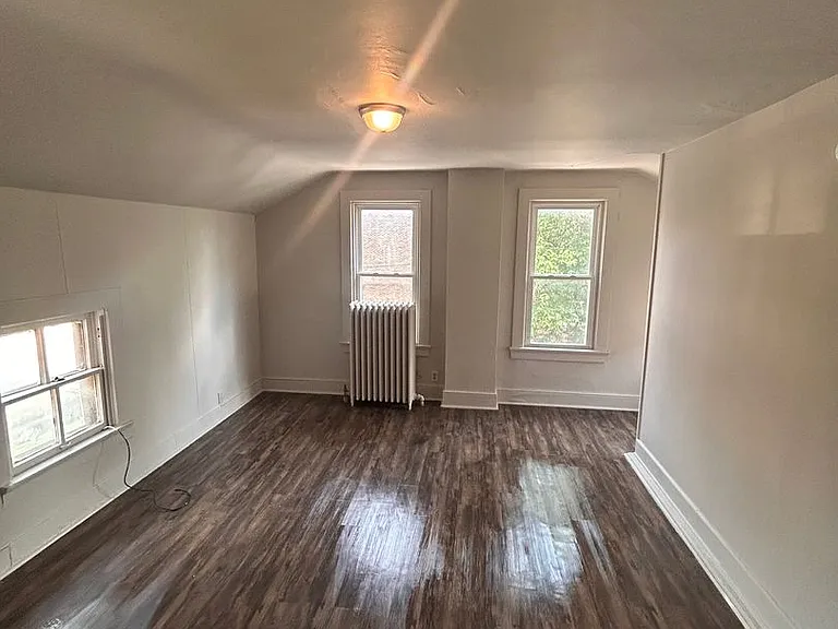 601 W Wayne St — Photo 4