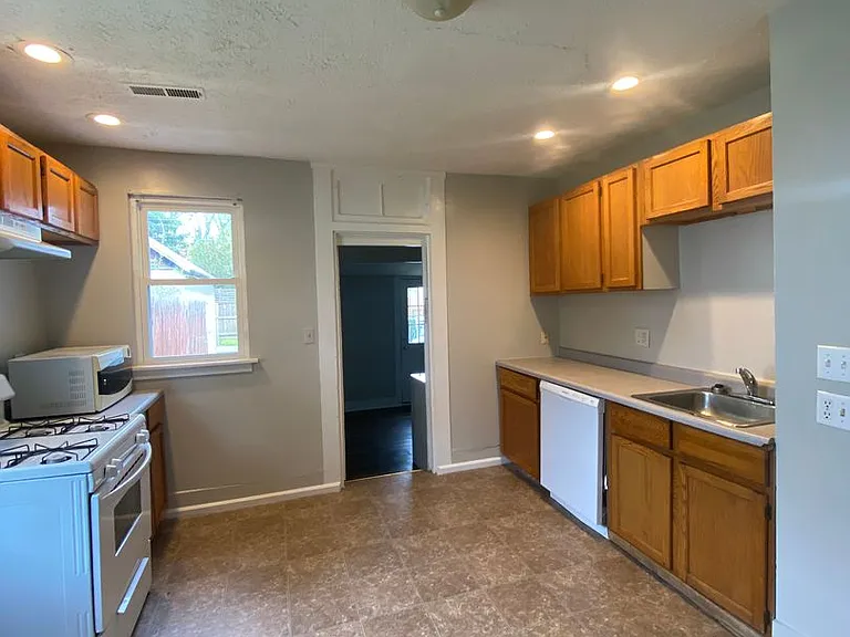 723-725 S 5th- HBS — Photo 4