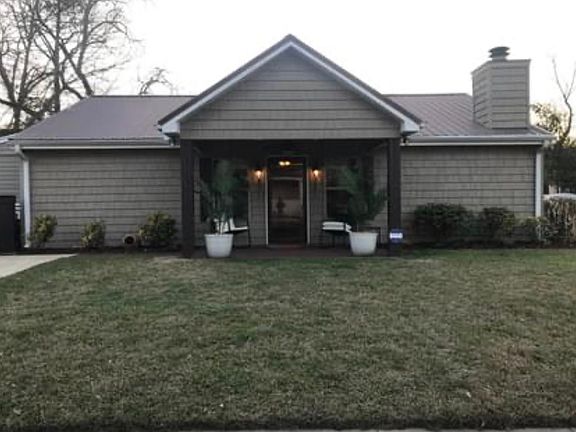 2nd image of 402 6th St S