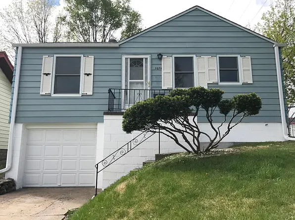 7079 Binney St, Omaha, NE 68104