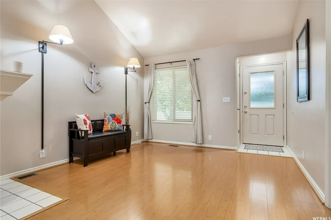 4 bed, 2136 sqft, $775 — Photo 4