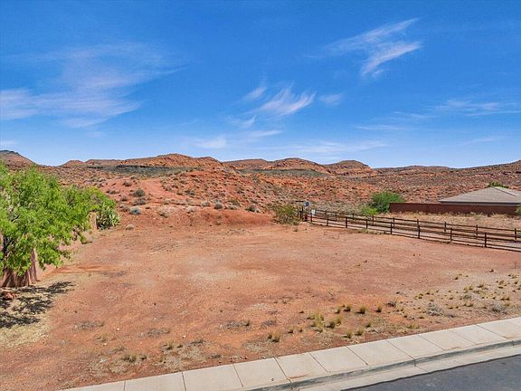 3rd image of 2072 N Cascade Canyon Dr
