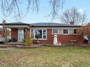 25664 Ronald St, Roseville, MI