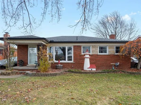25664 Ronald St, Roseville, MI 48066