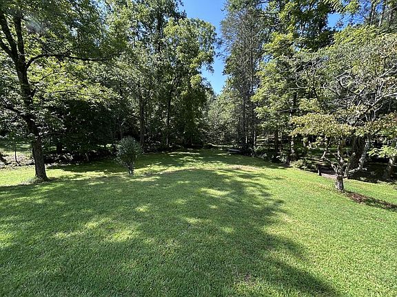 4th image of 581 N Garrett Branch Rd