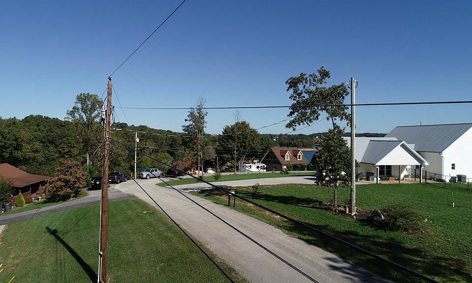 1st image of 720 Garrett Rd #2
