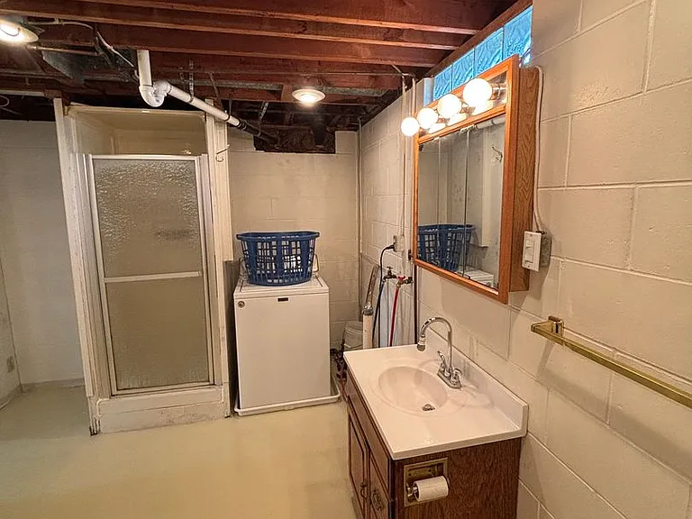 2543 Edgemont Ave — Photo 8
