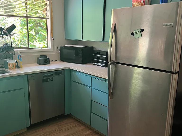 W 28th Ave — Photo 11