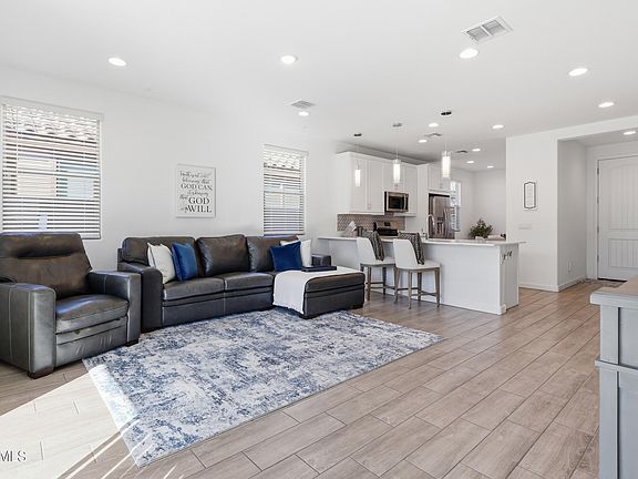 5th image of 3549 E DAKOTA Drive
