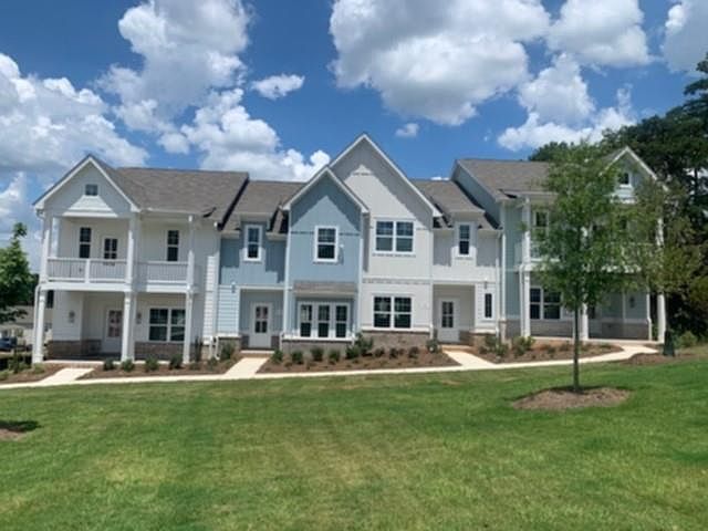 1st image of 1017 Shy Ln