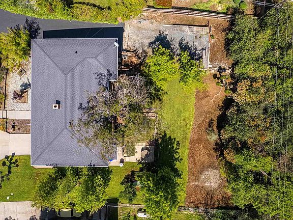 5th image of 11135 Currey Dr