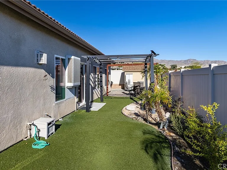 64243 Eagle Mountain Ave — Photo 20
