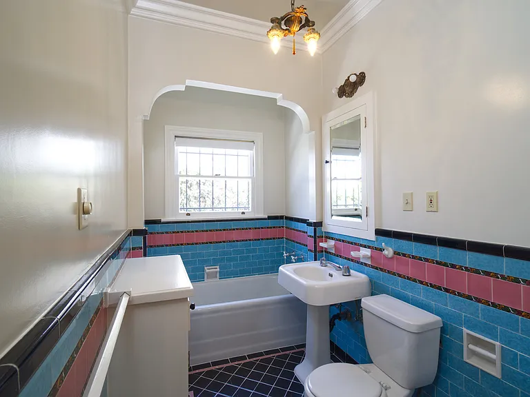 427 N Sierra Bonita Ave — Photo 19
