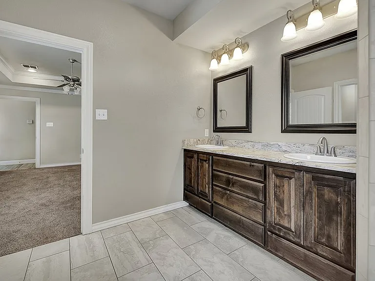 5907 Frio Dr — Photo 14
