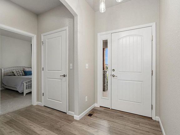 4th image of 217 Saskatoon Dr