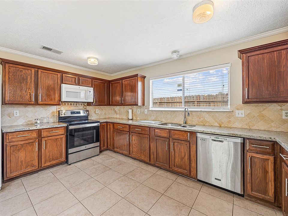 1st image of 9206 Homeland Dr