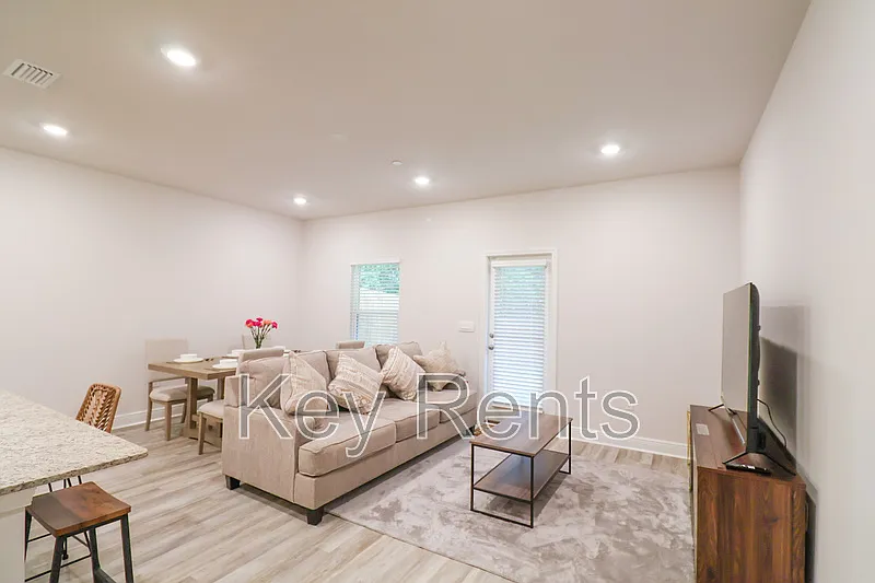 3 bed, 2.5 bath, 1497 sqft, $1,995 — Photo 4