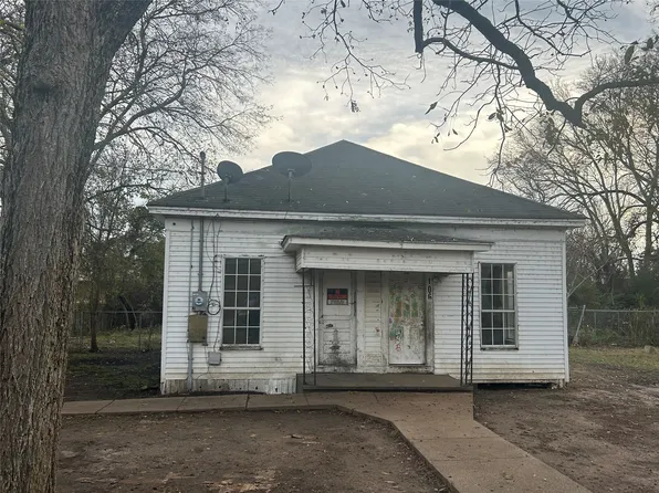 106 Pine St, Oil City, LA 71061