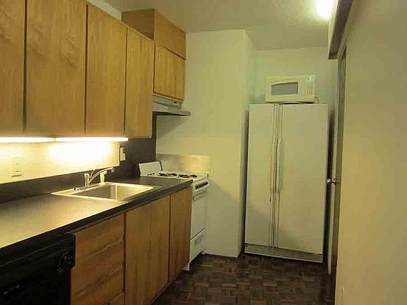 5th image of 710 E Rosemary St