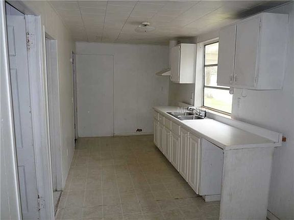 2nd image of 426 N Adelle Ave