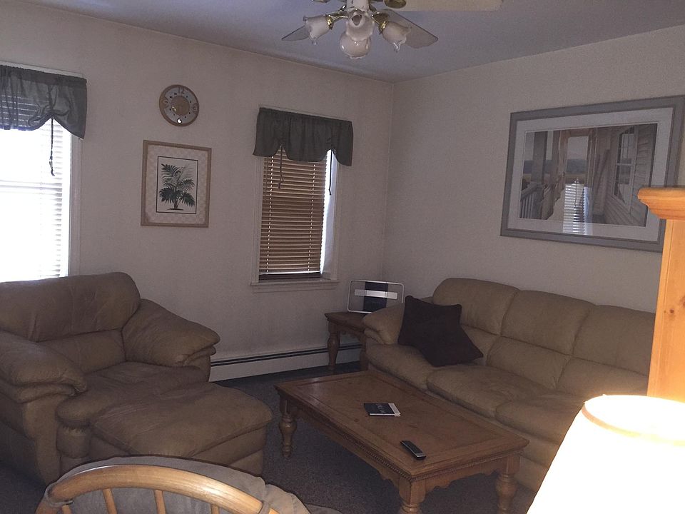 2nd image of 102 Victory St