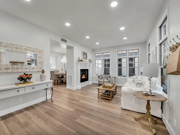 2672 Bungalow Pl — Photo 3