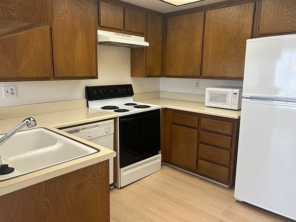5th image of 463 Arbor Lane Ct APT 106