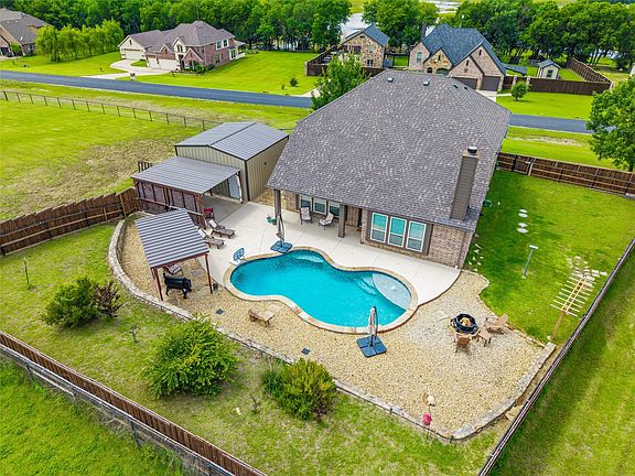 2nd image of 1215 The Trails Dr