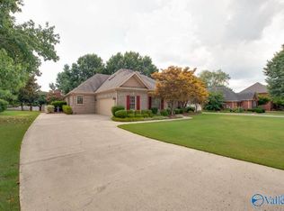 2706 Whistler Ln SE, Owens Cross Roads, AL 35763
